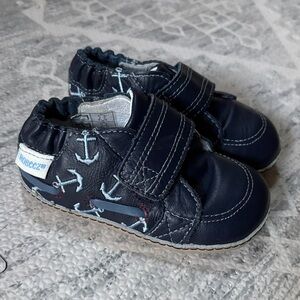 Robeez Dark Blue Baby Shoes with Anchor Design baby size 4.